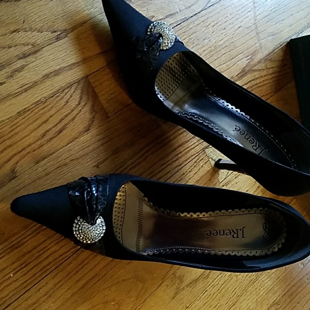 Shoes - Picture 2 of 4